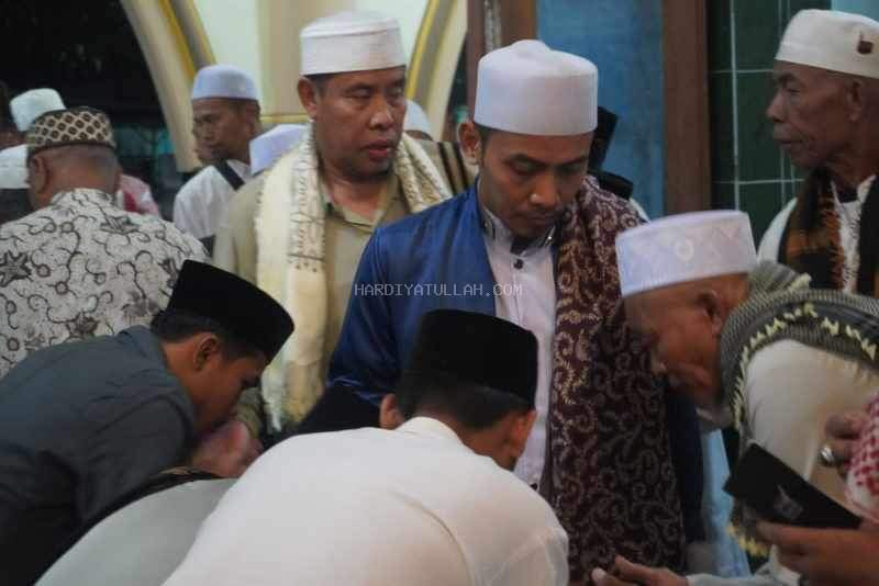 Perumpamaan teman yang baik dan teman yang buruk di dalam islam.