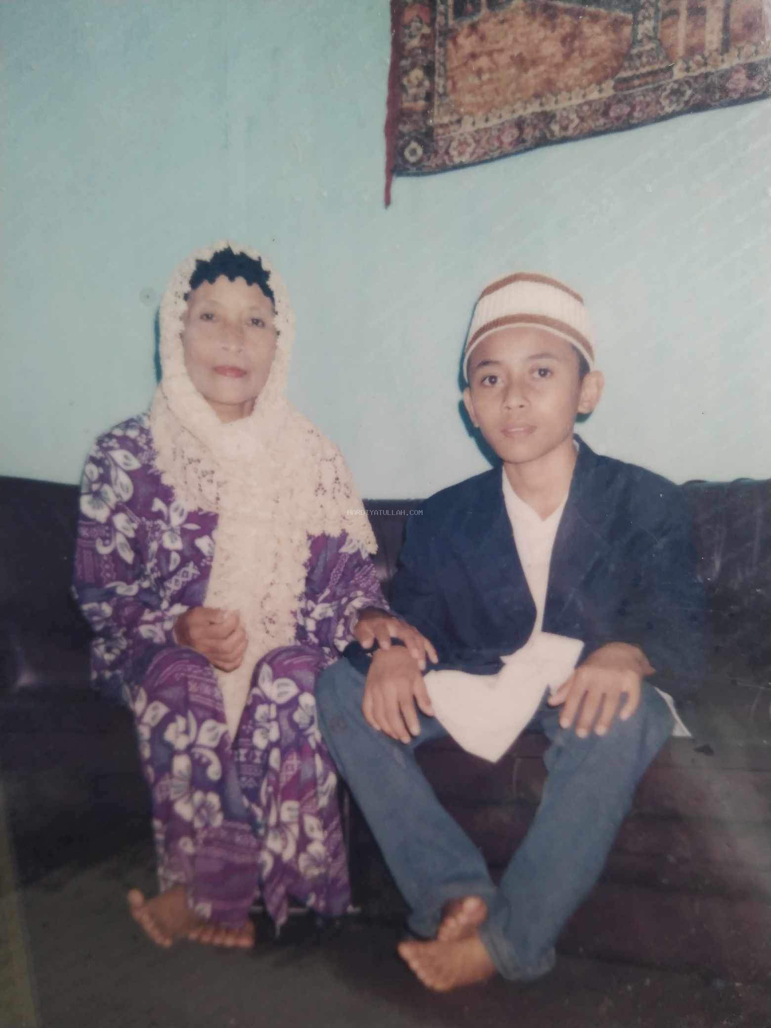 Hj. Fatimatuzzahrah: Sosok Ibu dan Penggerak Pesantren Darussalam Bermi yang Berjasa