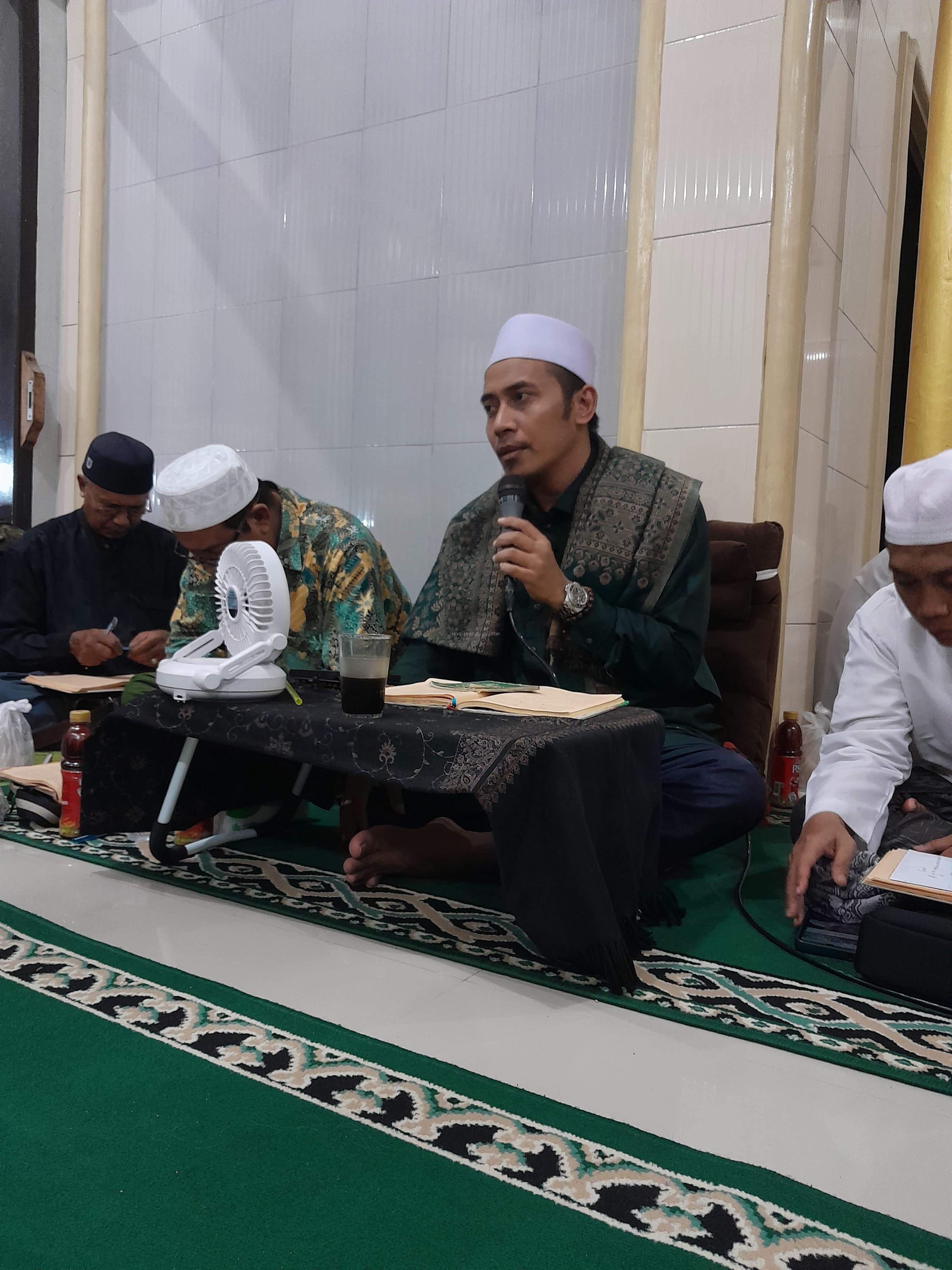 Penjelasan tentang Ilmu Yakin, Ainul Yakin, dan Pertanyaan pada Hari Kiamat