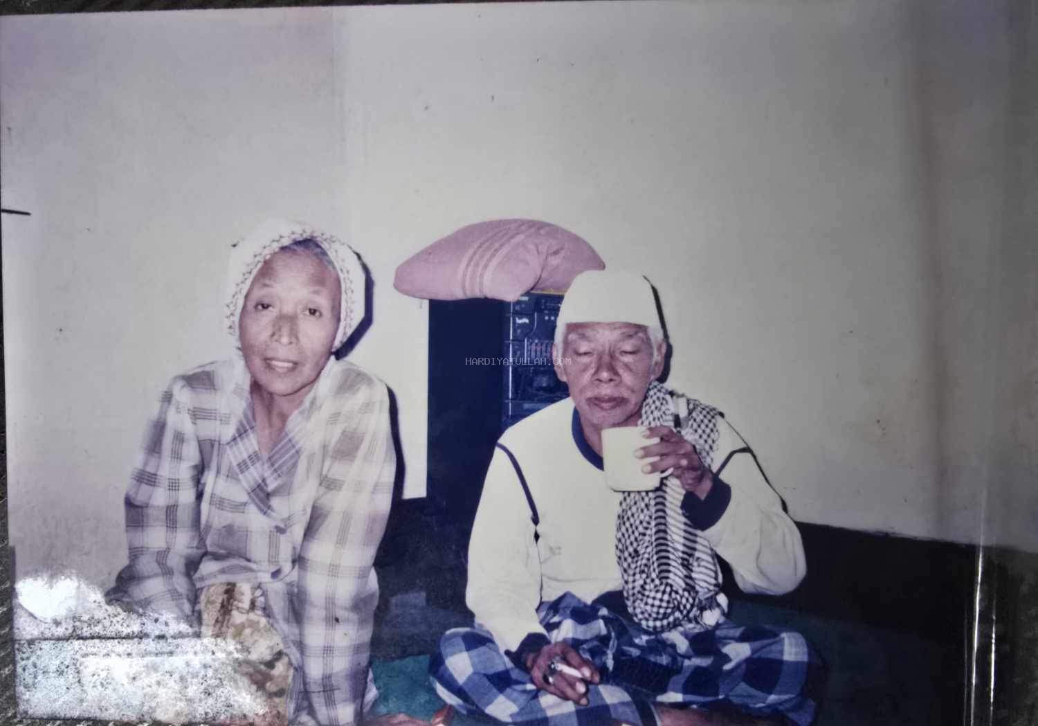 Kenangan di Balik Foto: Momen saat makan malam th 2002 Bersama Ayahanda dan Ummina